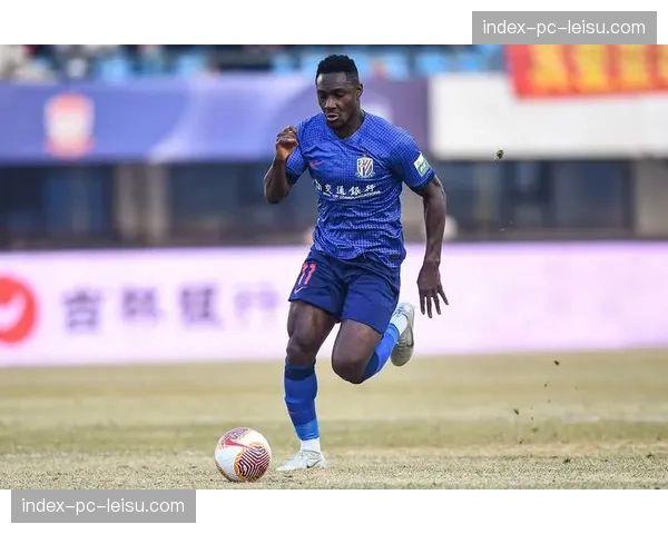 前申花门将鲍亚雄400万转会云南玉昆，德比战将面对旧主海港